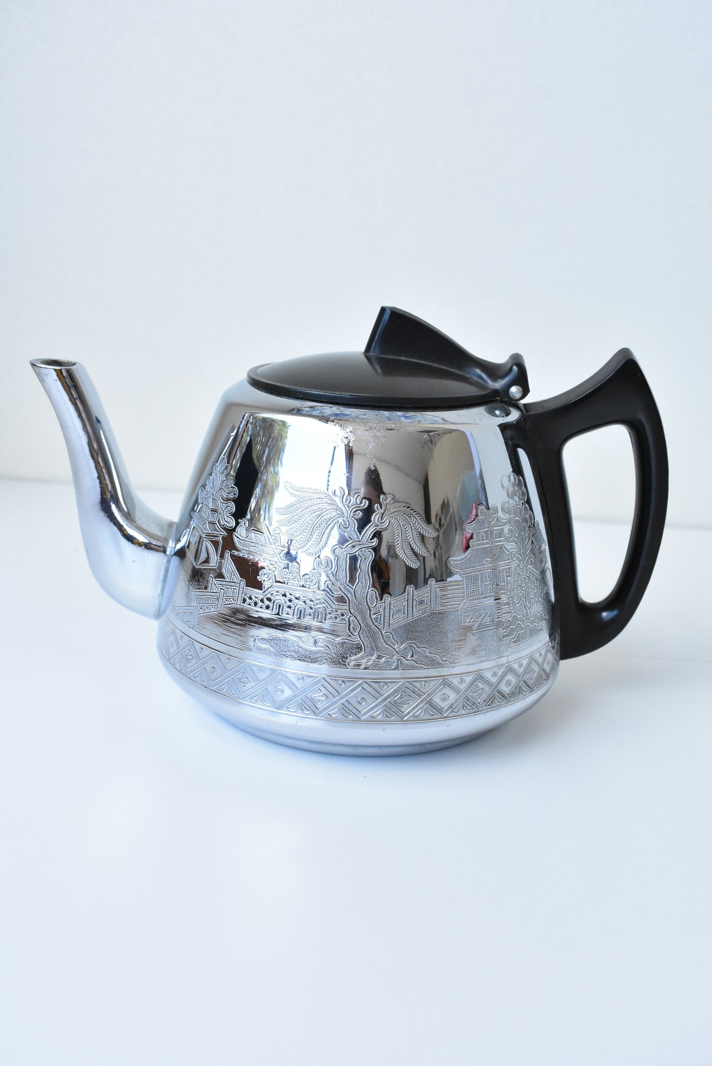 Swan Brand decorative tea pot