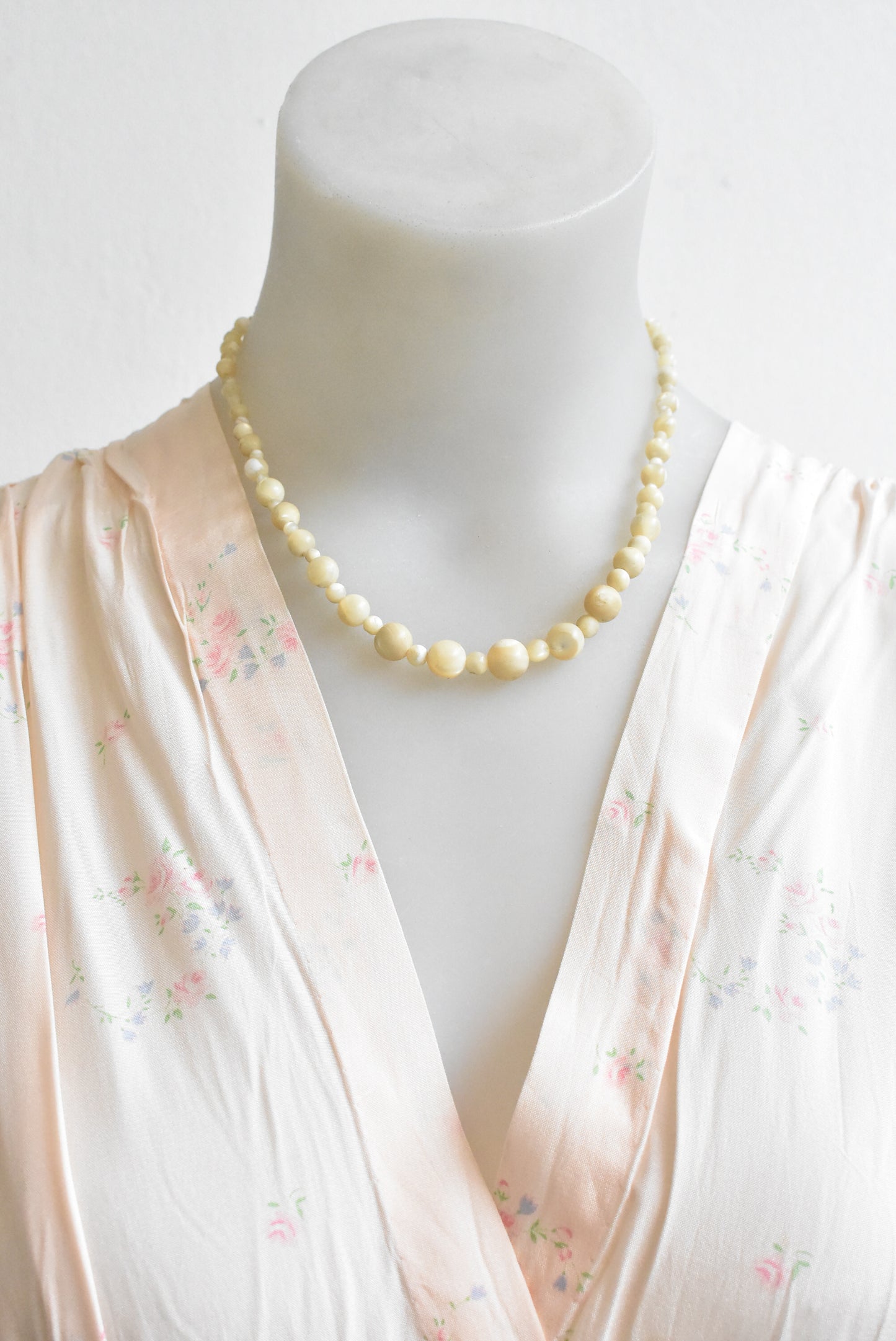Vintage Mother of pearl necklace