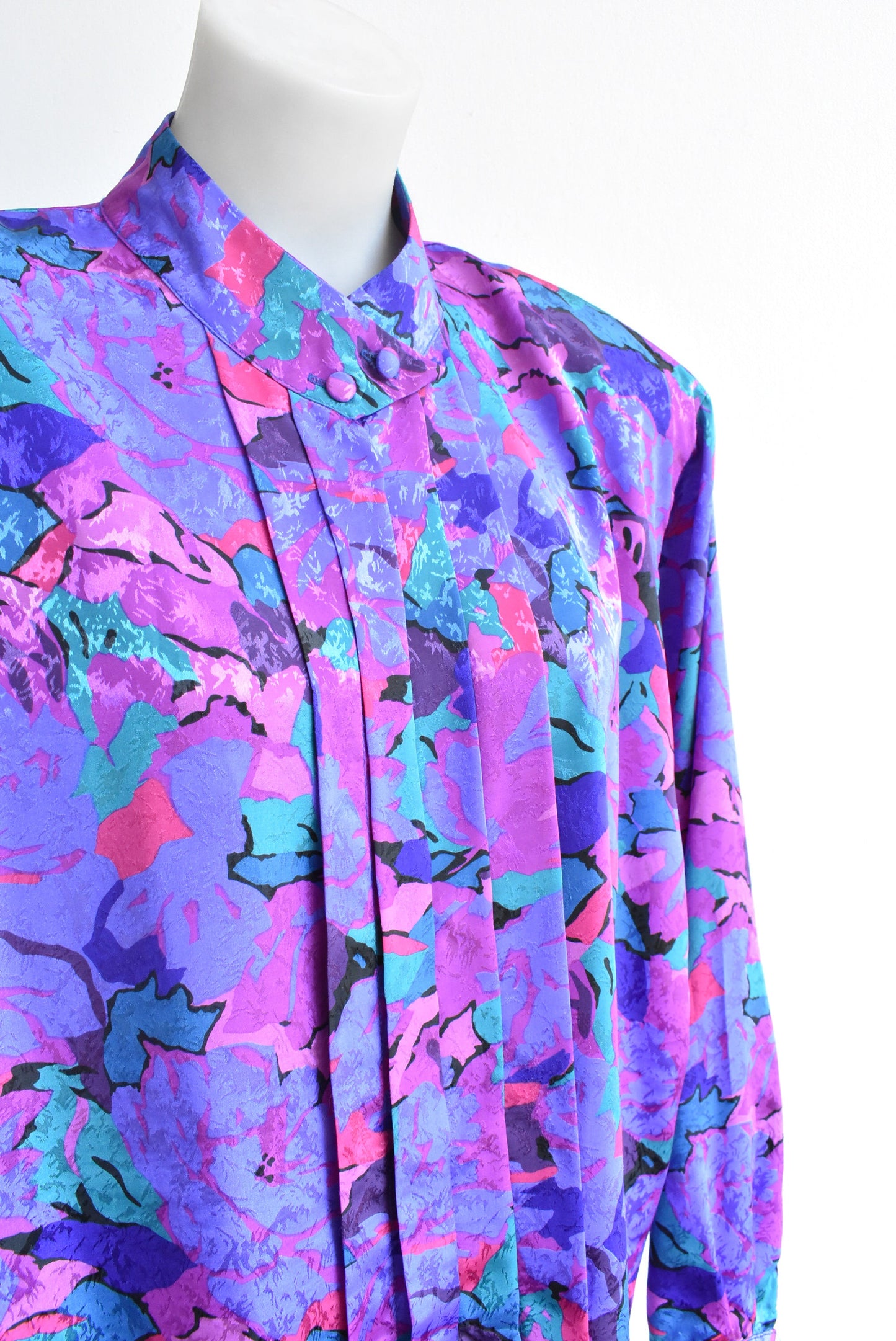Betty R Designs retro purple shirt, size 18