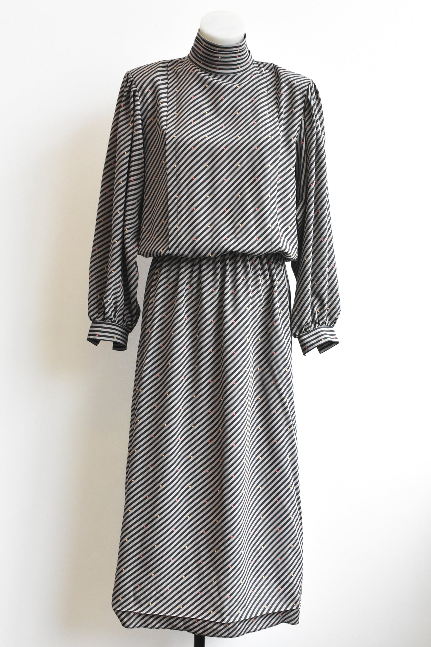 Rapport shoulder pad retro polka dot dress, size S-M