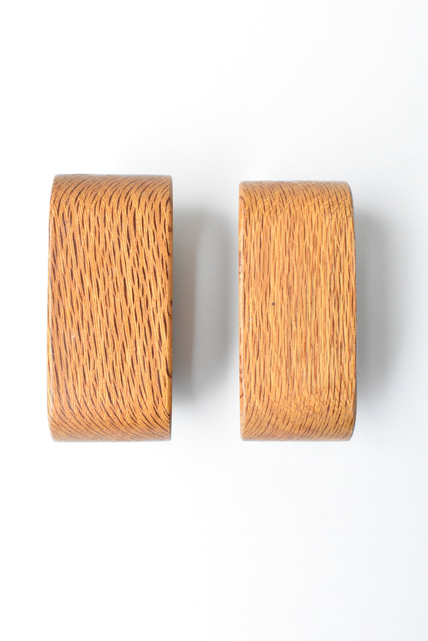 Retro Kiwiana paua & wood napkin rings