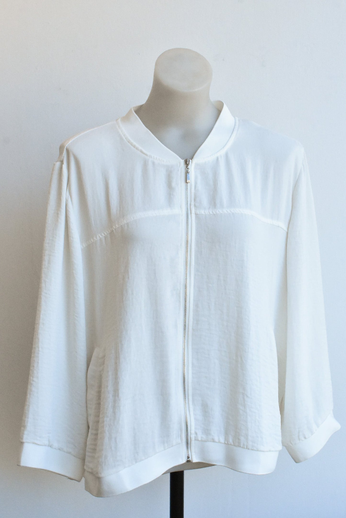 Merric white bomber-style top, size 18
