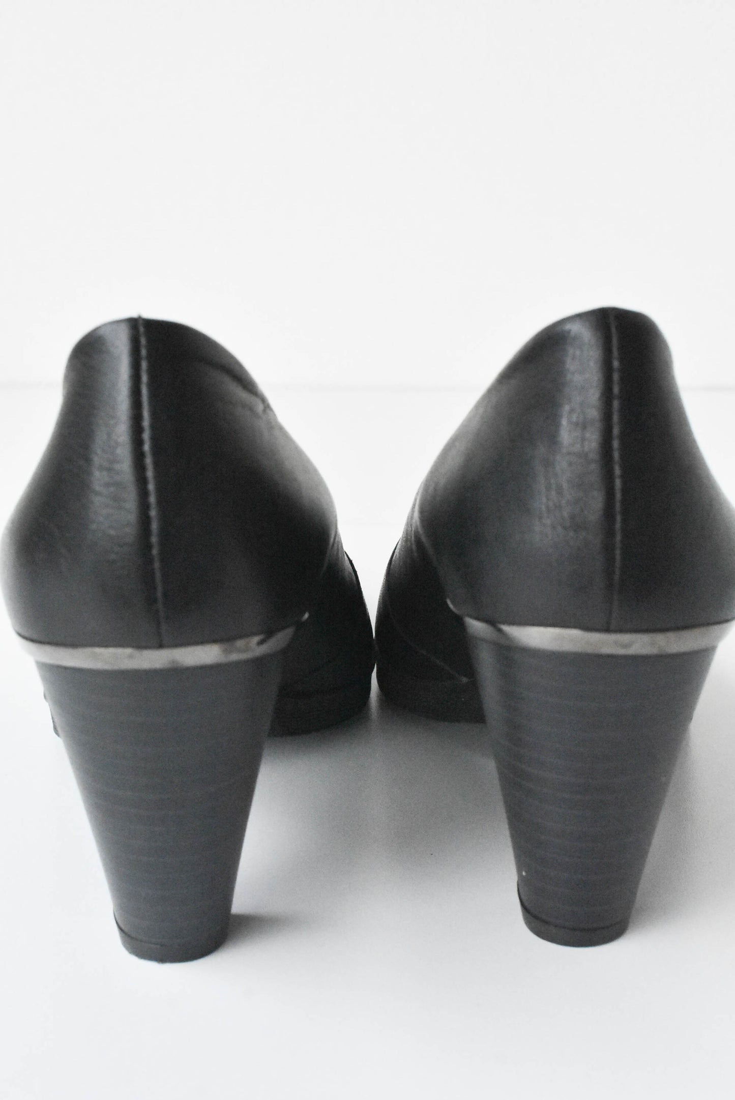 Hispanita black leather heels, size 37