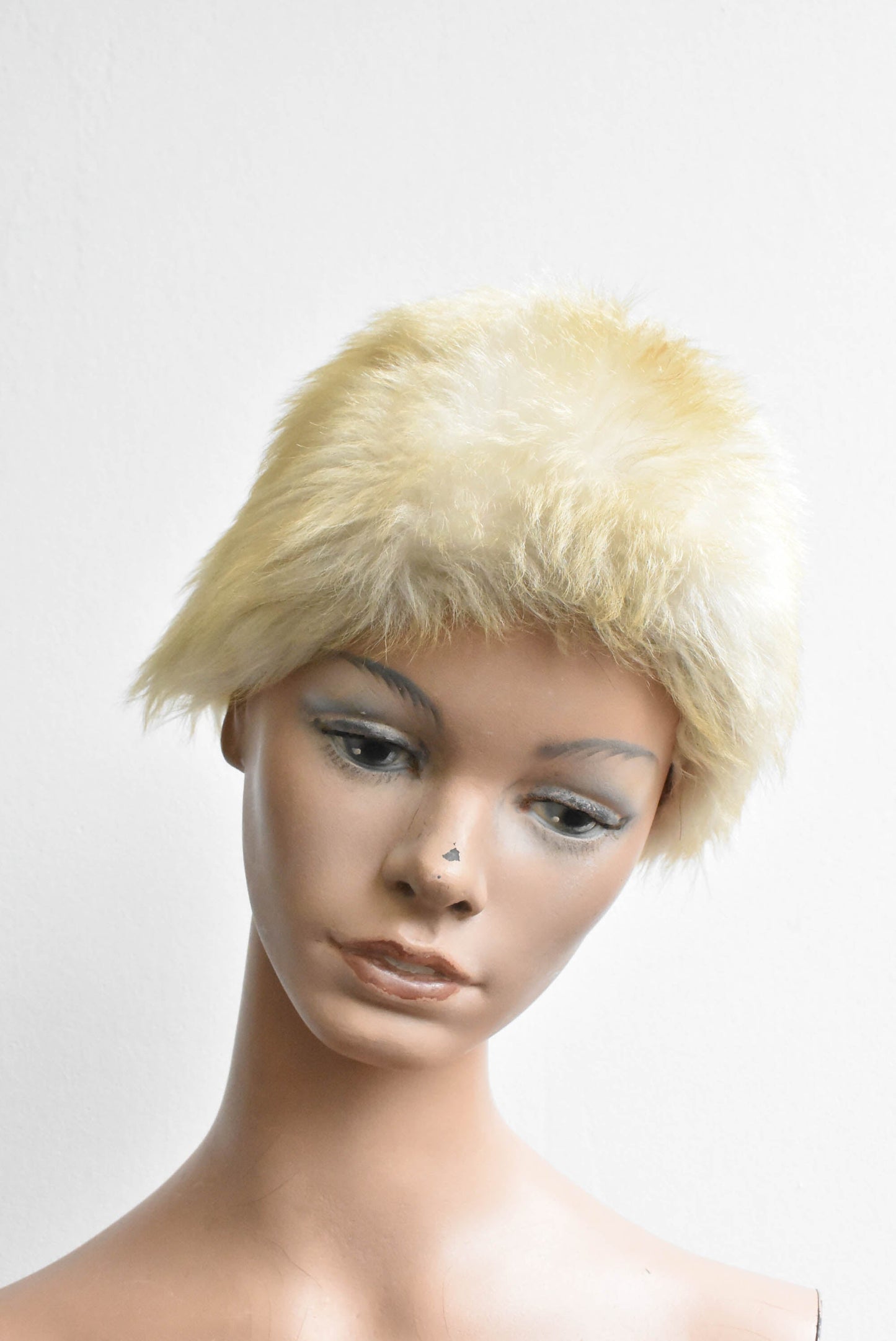 Cream furry retro hat