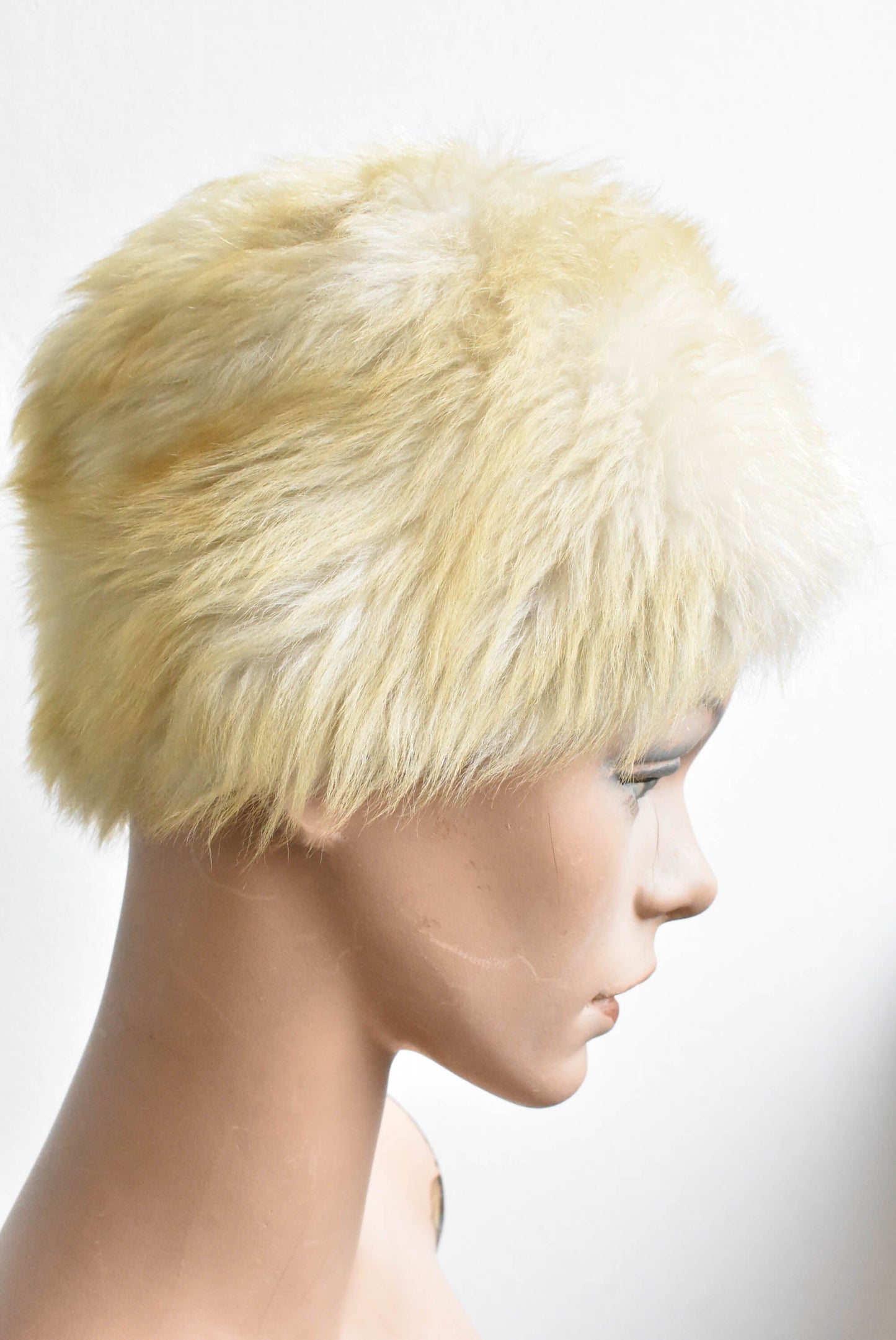 Cream furry retro hat