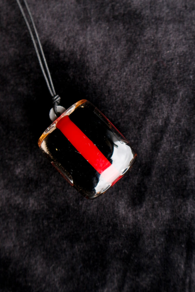 Pendant - black with red stripe