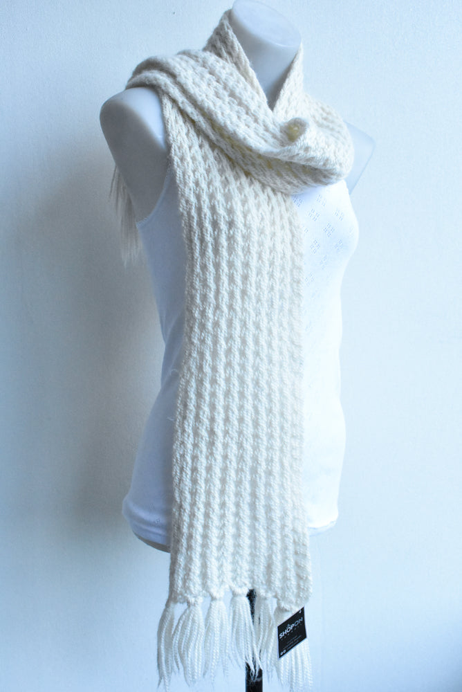 Wool cream scarf