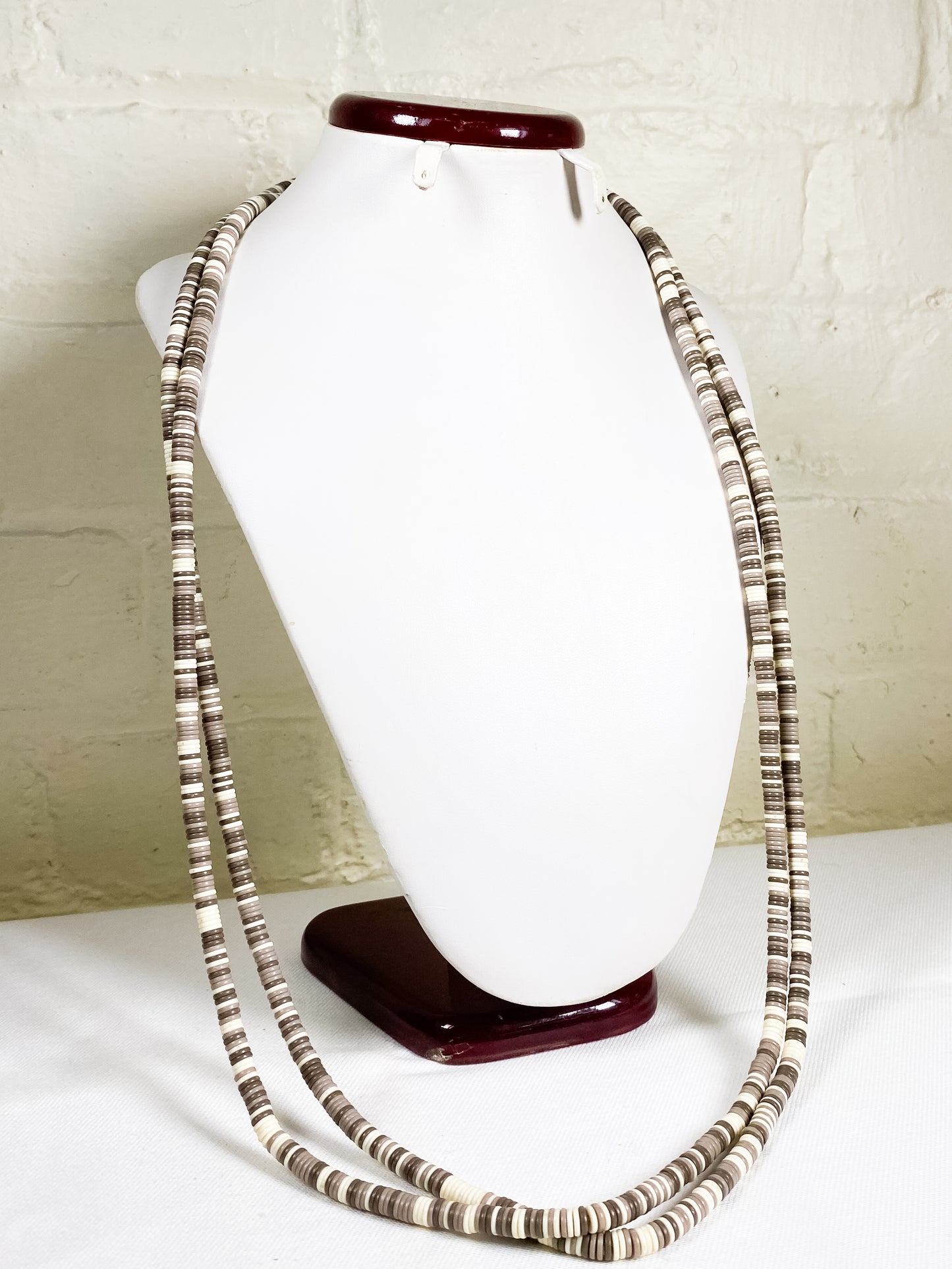 Disc shaped beads necklace