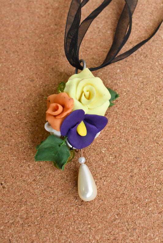 Ceramic flower ribbon necklace 360 with purple pansy