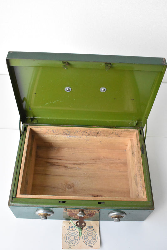 Fujigo vintage portable cashbox
