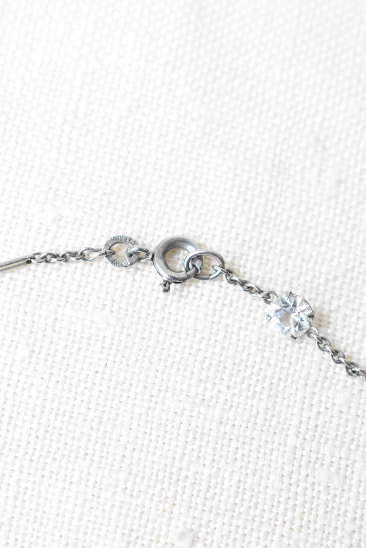 Vintage necklace silvery chain with cut glass insets