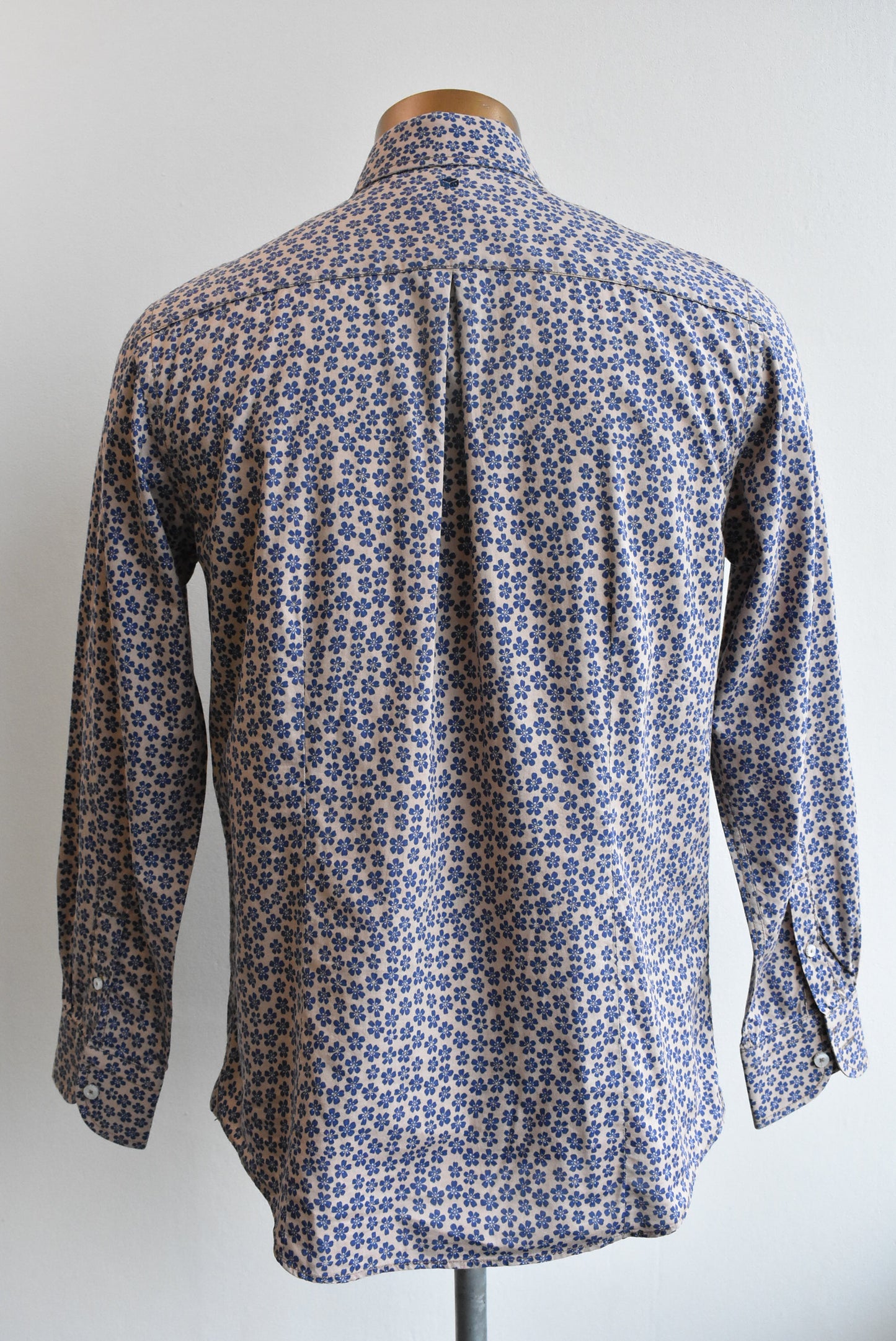 LFO floral printed mens shirt, size medium