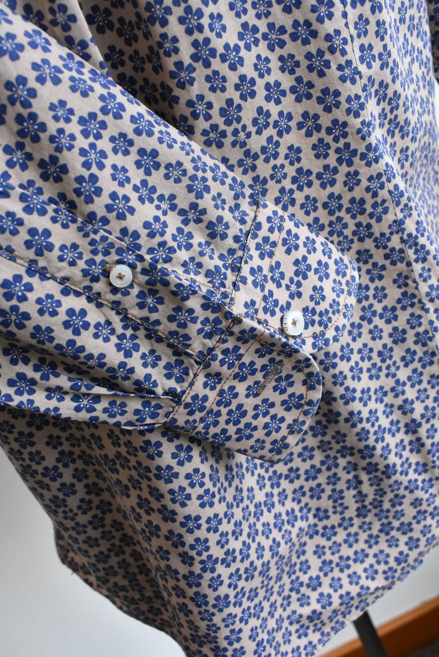 LFO floral printed mens shirt, size medium