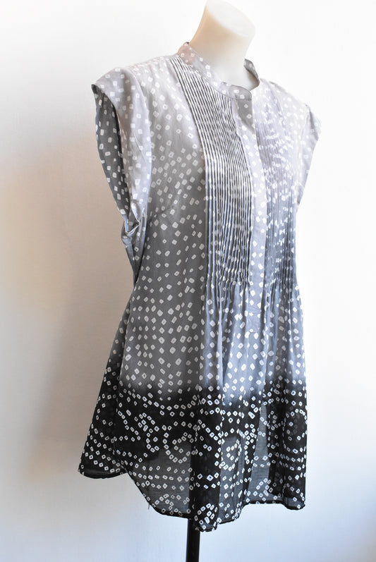 Resort Report silk-blend greyscale sleeveless tunic, size 16