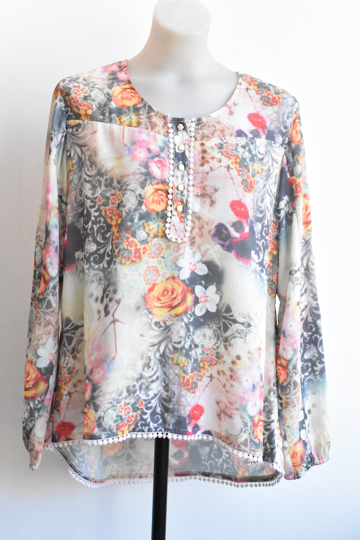Scope floral top, size 14