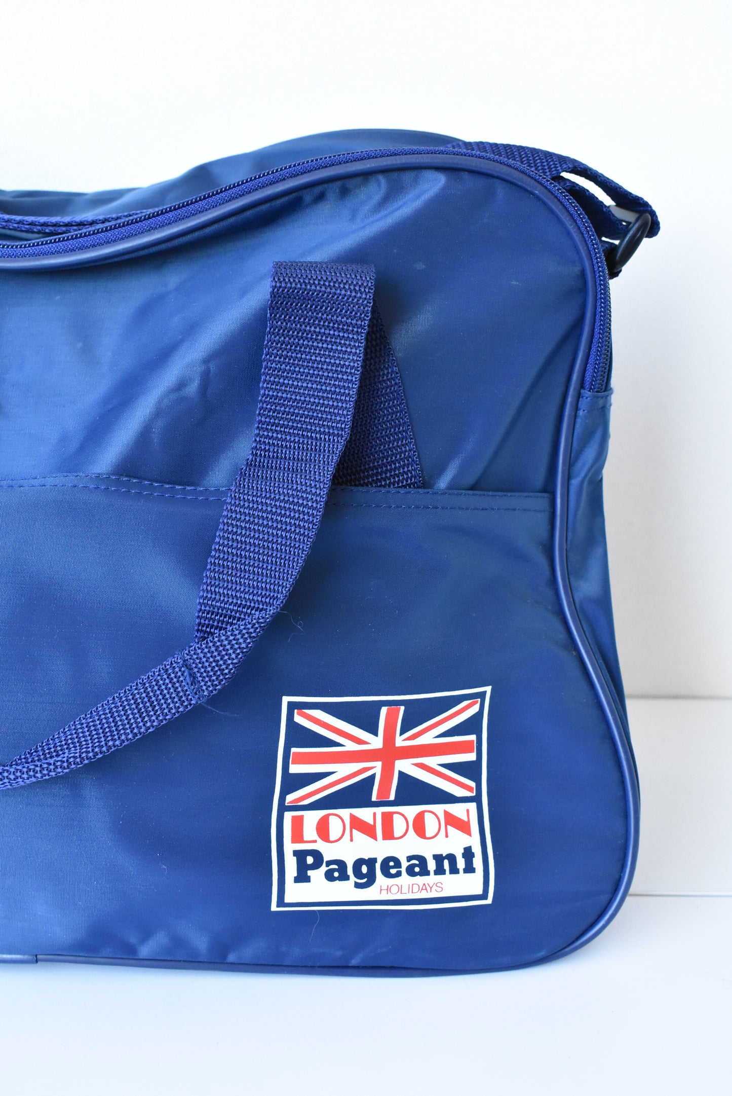 Retro travel bag London Pageant Holidays