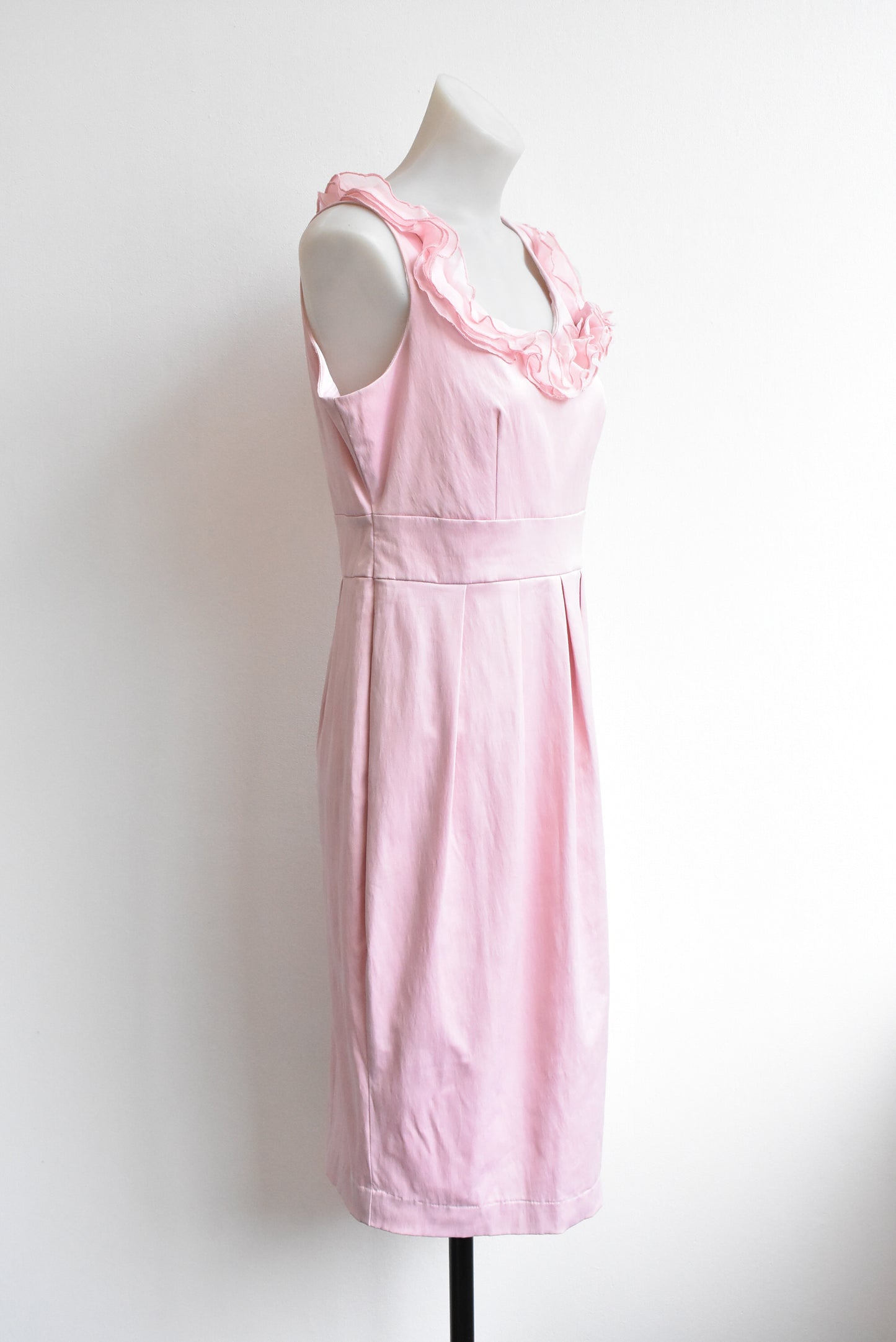 Grace Hill dusky pink ruffle collar sleeveless dress, size M